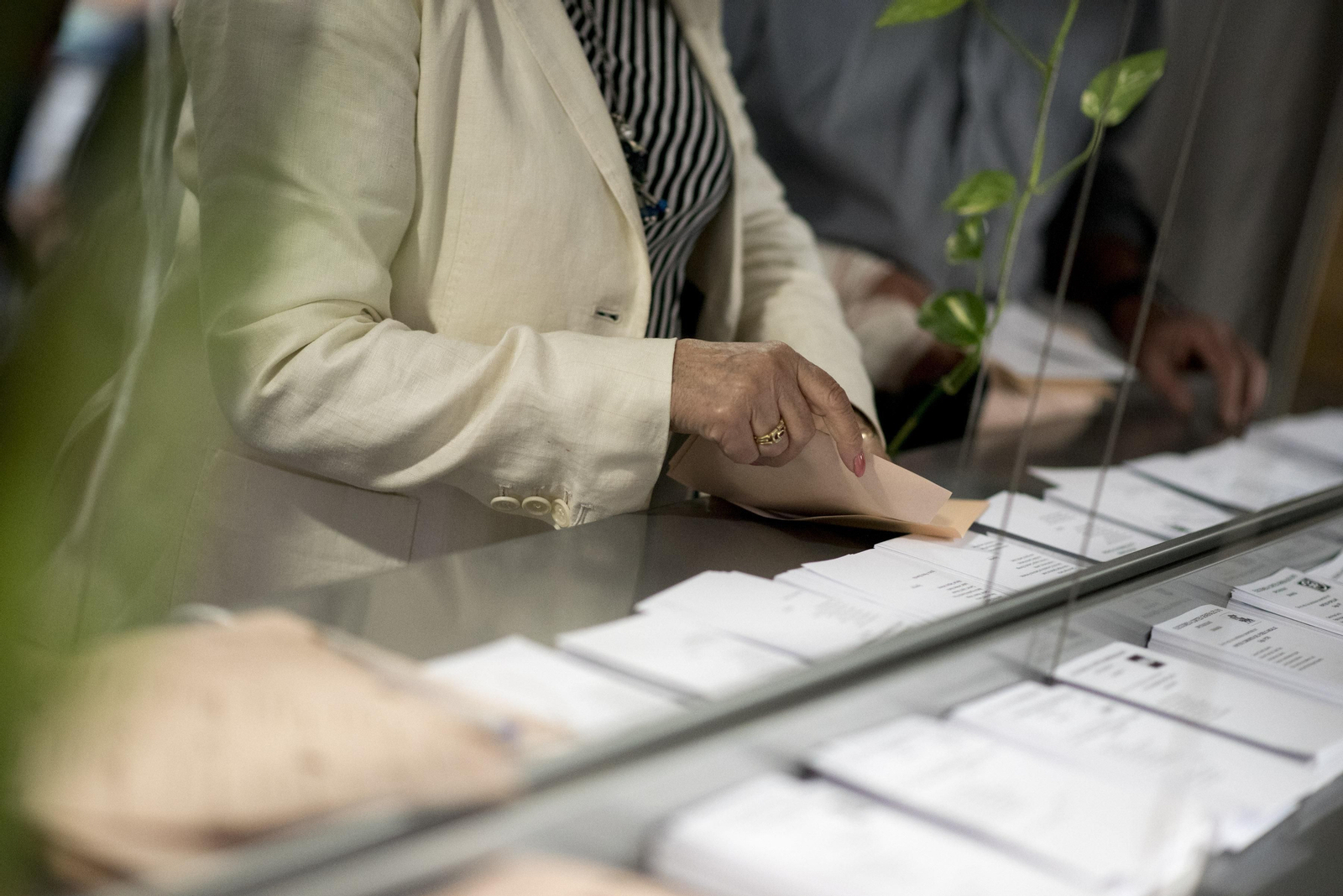 Las imágenes de la jornada de elecciones generales en Granada