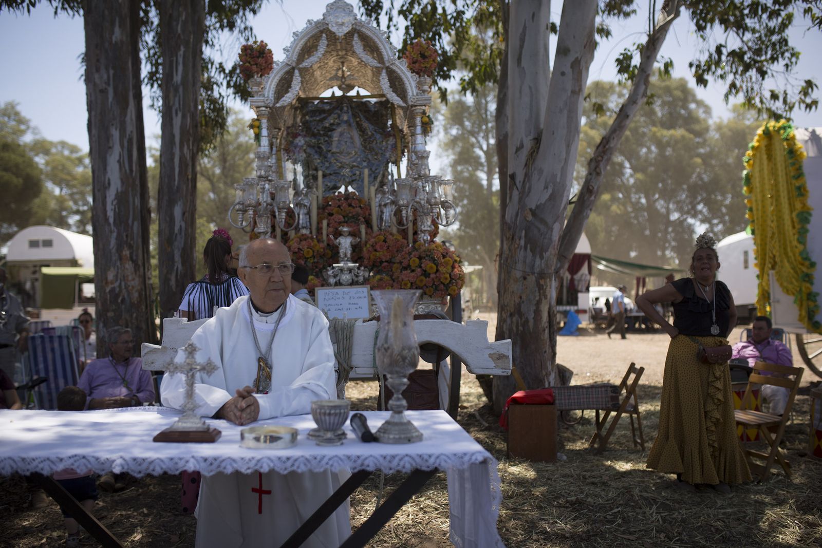 El paso de hermandades del Rocío por la Raya Real