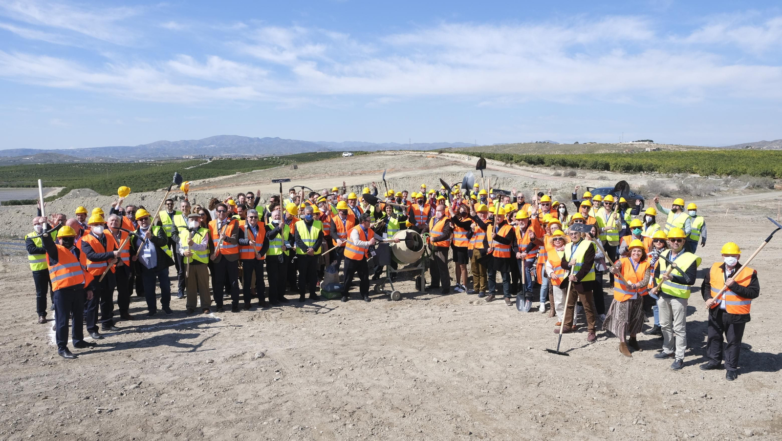 Fotogalería acto reivindicación del AVE en Vera. Almería