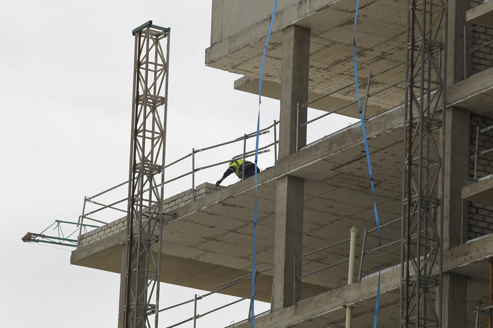 Fotogalería coronavirus a pie de obra en Almería