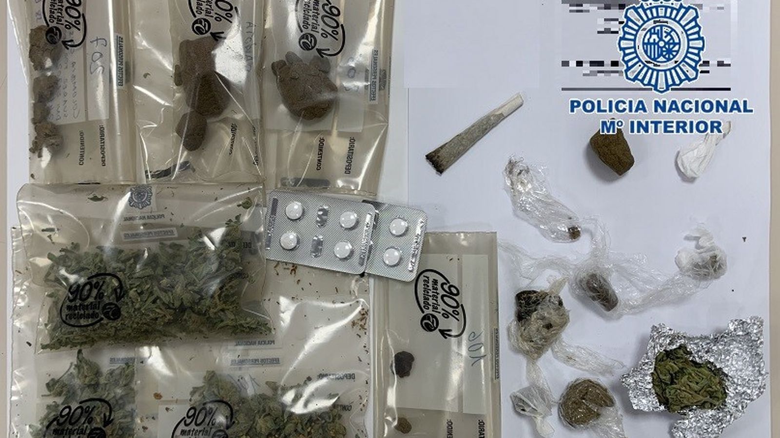 Distintas drogas y fármacos vigorizantes intervenidos en la operación.