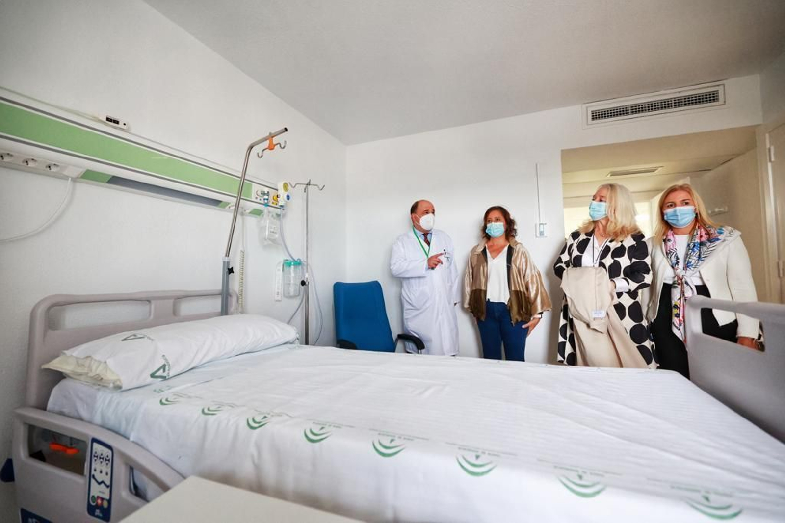 Visita de la consejera de Salud al hospital de San Carlos y a su nueva unidad de neurorrehabilitación