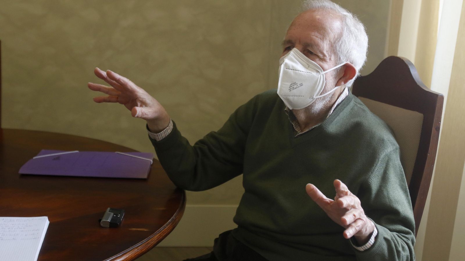 El periodista y escritor Francisco Solano Márquez, durante la entrevista. El periodista y escritor Francisco Solano Márquez, durante la entrevista.