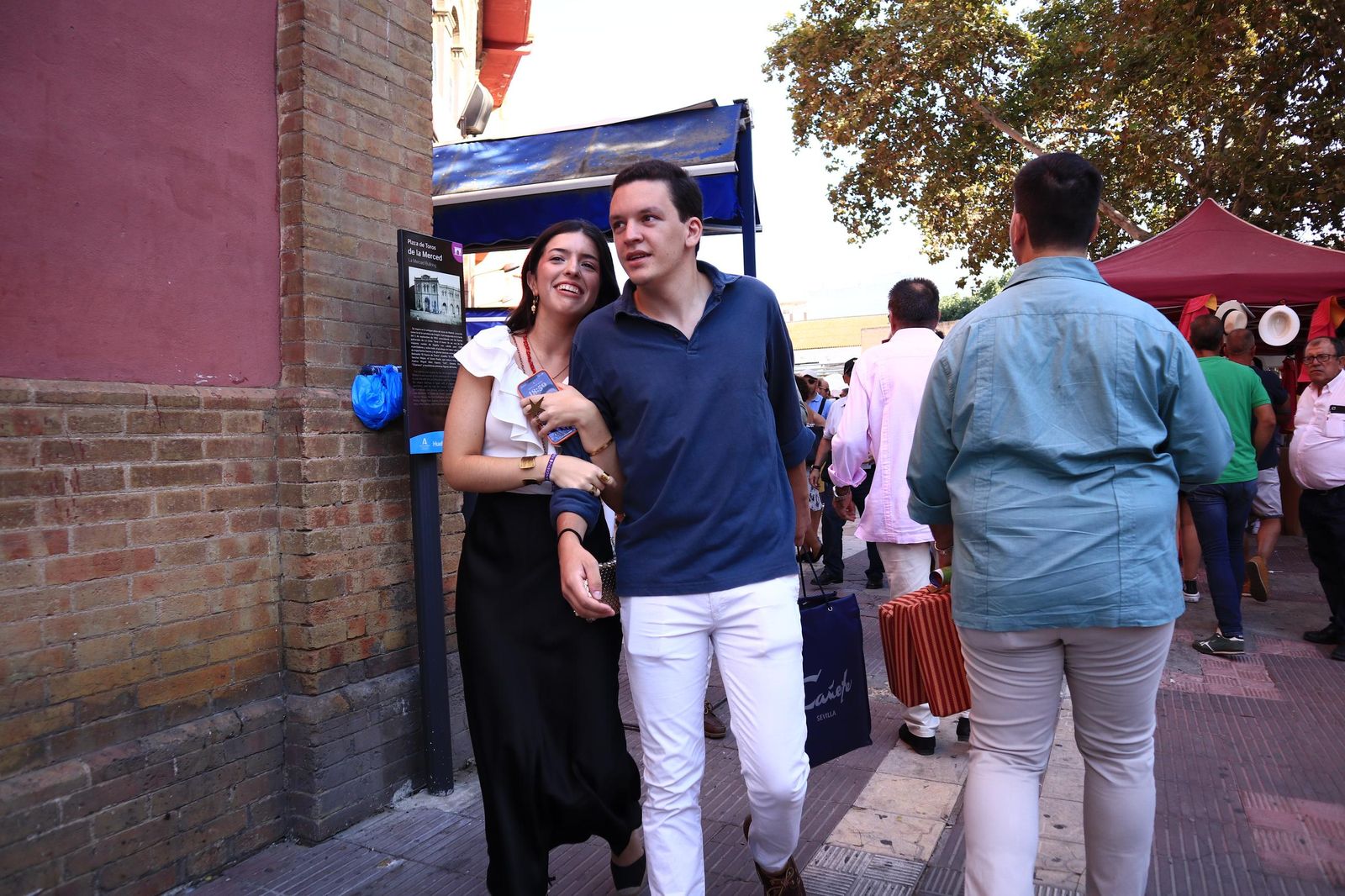 Imágenes de ambiente en el cuarto día de toros en Huelva