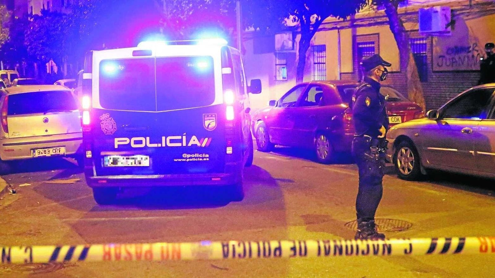 Dispositivo de seguridad en un barrio de la capital tras una reyerta multitudinaria