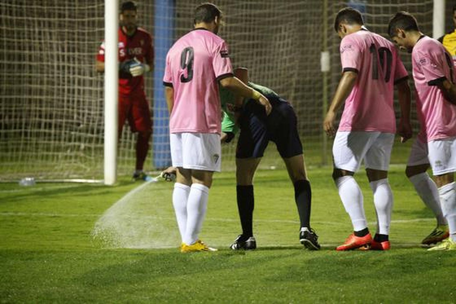El Cádiz elimina al San Roque de Lepe (0-3) en la Copa del Rey con una imagen muy convincente

Foto: Dani Gomez