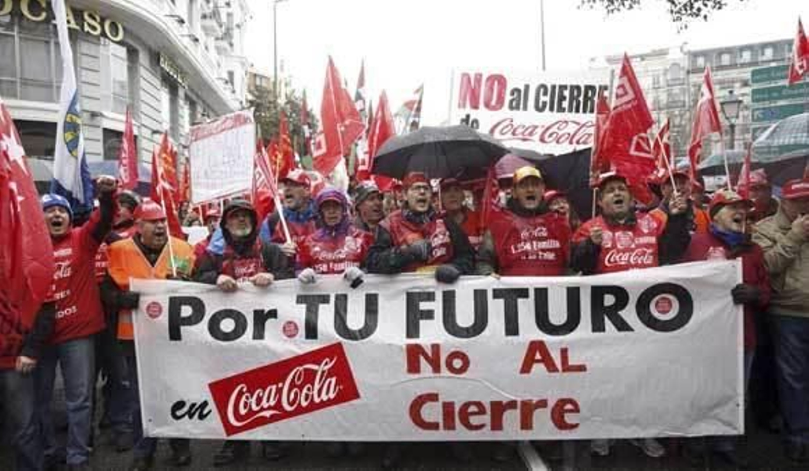 Méndez y Toxo exigen al Gobierno que frene urgentemente el ERE de Coca-Cola