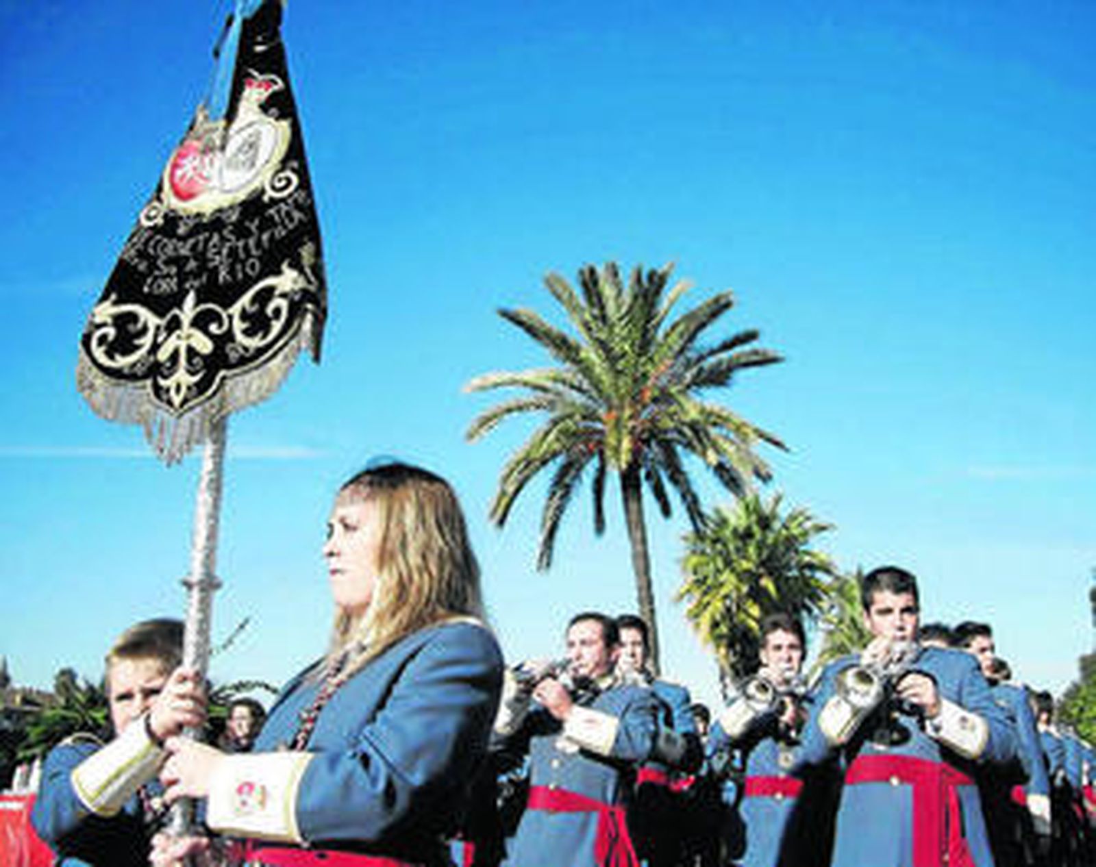 Músicos de una de las quince bandas que participaron en el encuentro, en el Paseo Colón.