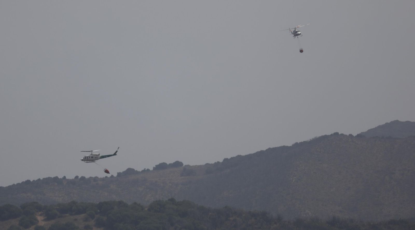 Las fotos del incendio entre La Marchenilla y Pelayo en Algeciras