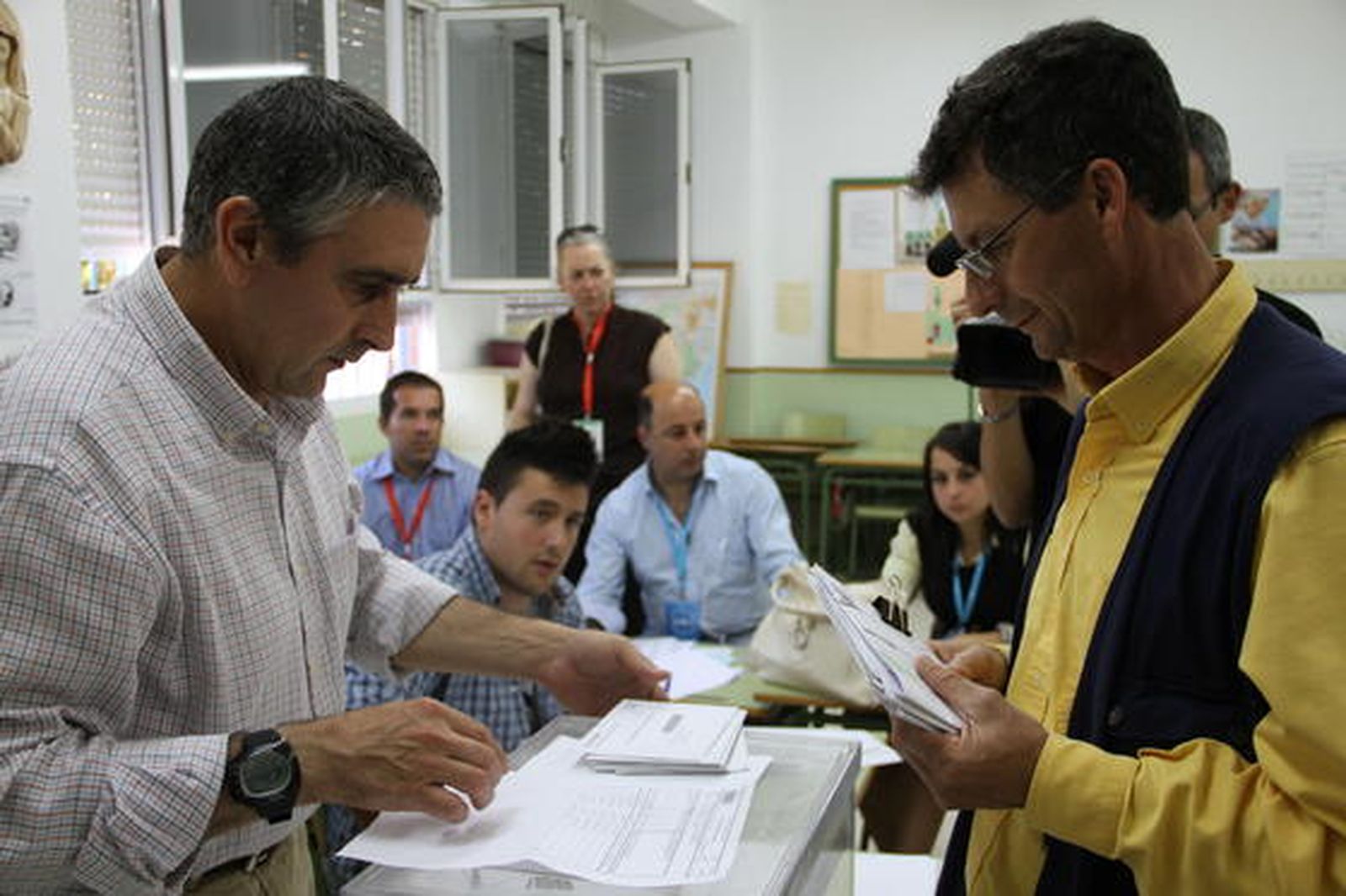 Comprobación de los votos por correo en Alcalá

Foto: Joaquin Pino-Julio Gonzalez-Javier Gonzalez