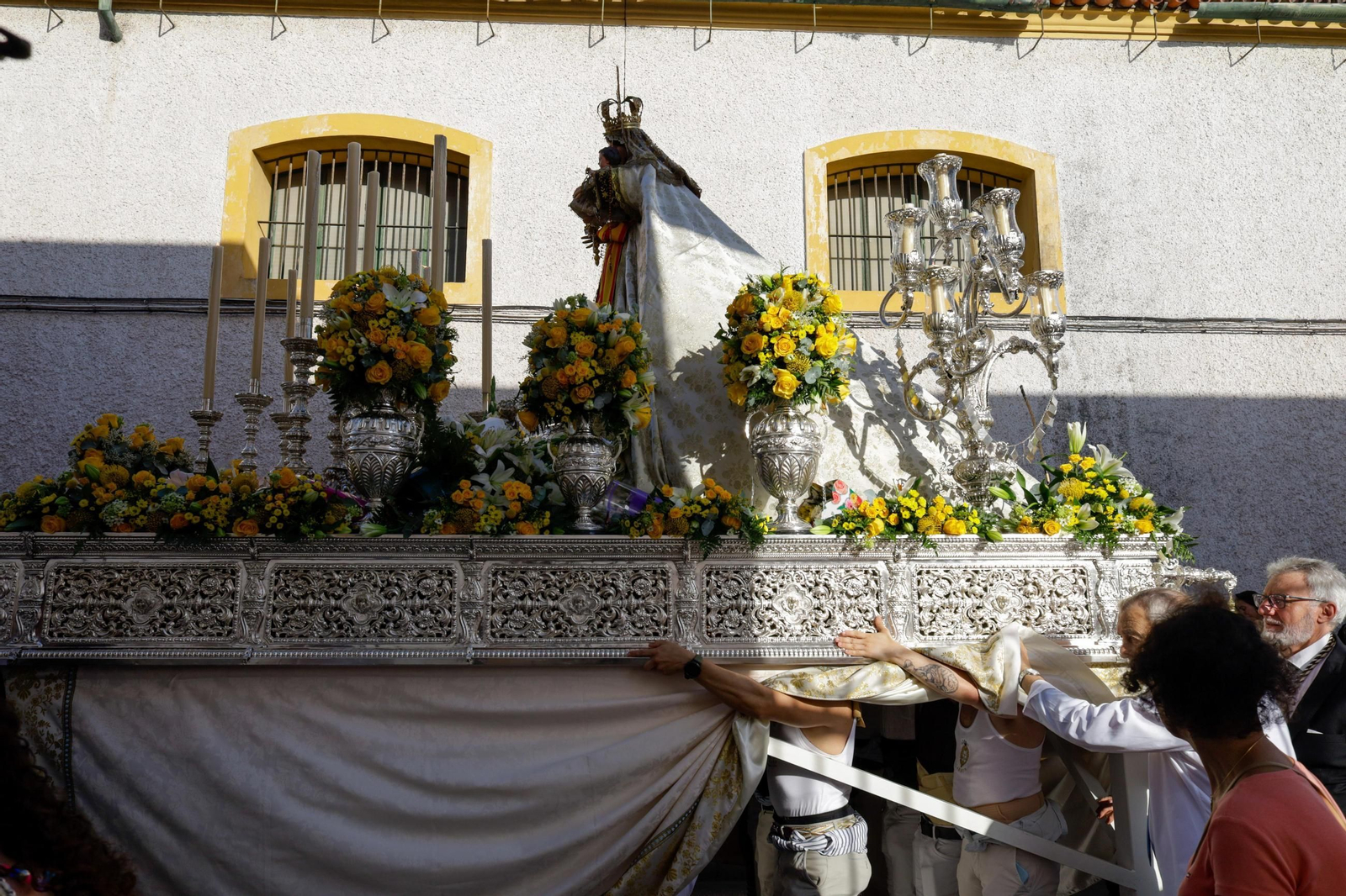 Imagen del paso de la Virgen del Carmen durante su salida.