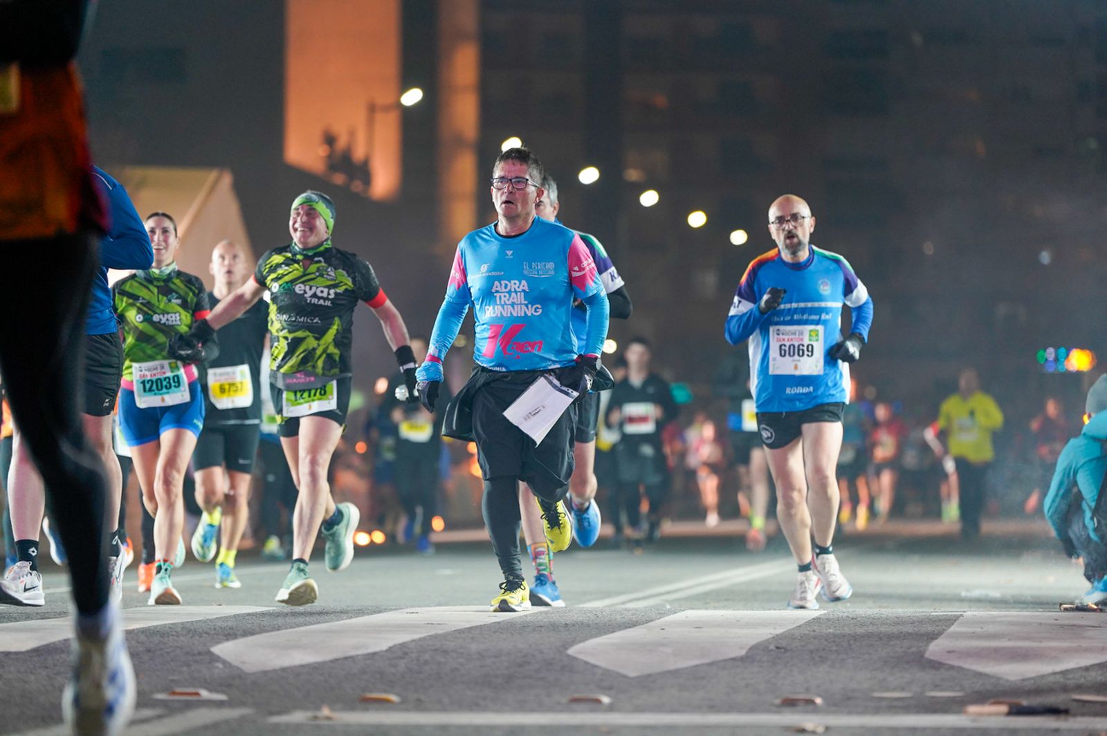 En imágenes: búscate en tu llegada a meta de la Carrera de San Antón 2026 (10)