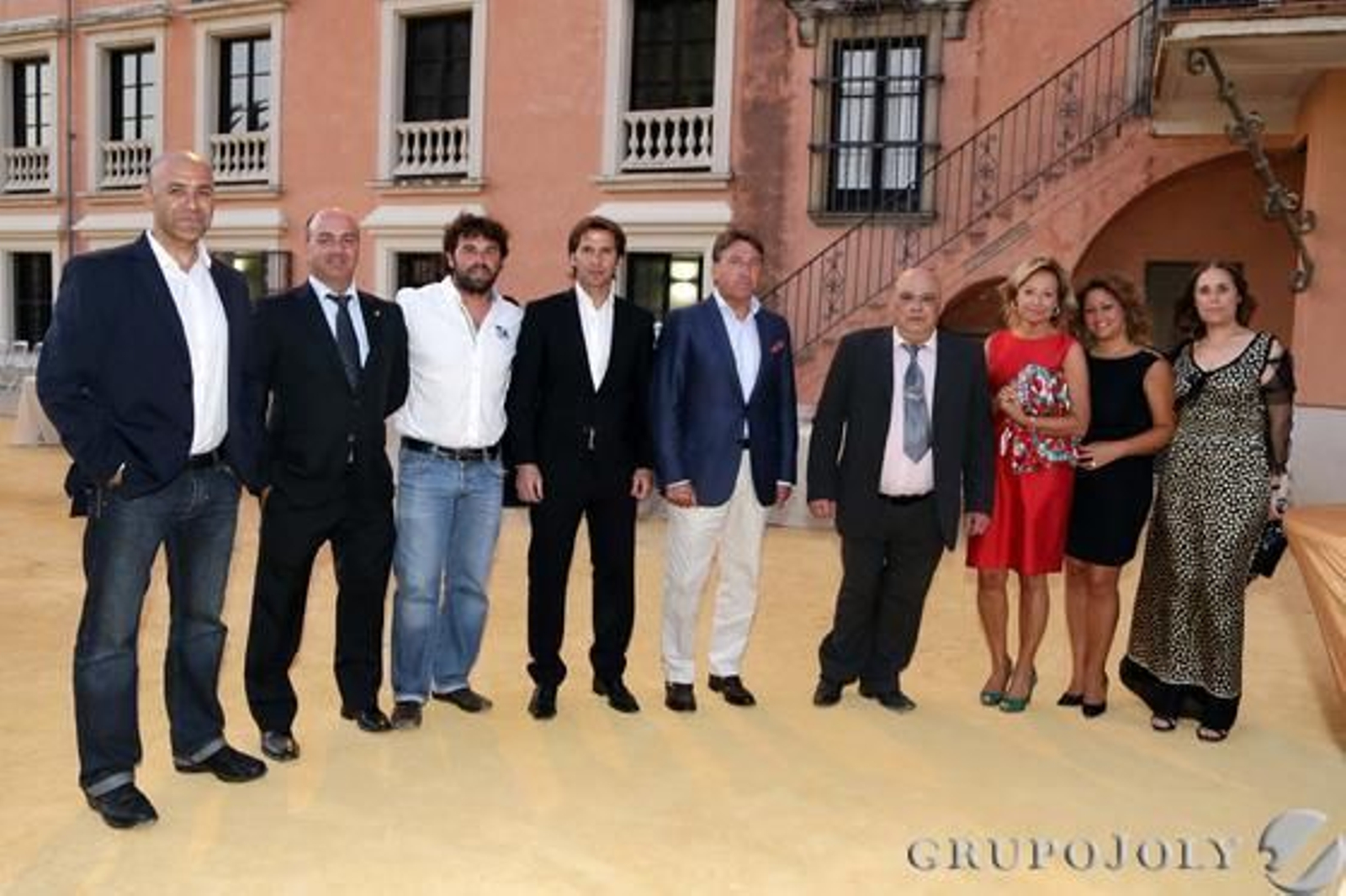 Paco Peña, Juan Antonio Estapia, Juan Pedro Ramos, Jesús Mendoza, Esteban Vigo, Rafael Romero, María Eugenia Ustarroz, Isabel Rosado.

Foto: Manuel Pascual · Miguel Angel Gonzalez · Manuel Aranda