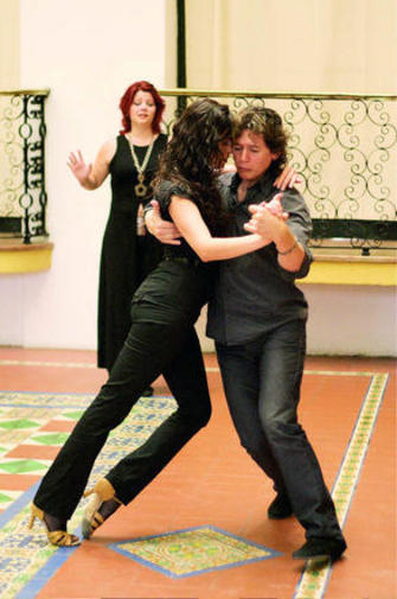 El dúo Romina y Milton actuaron ayer en la presentación del festival.