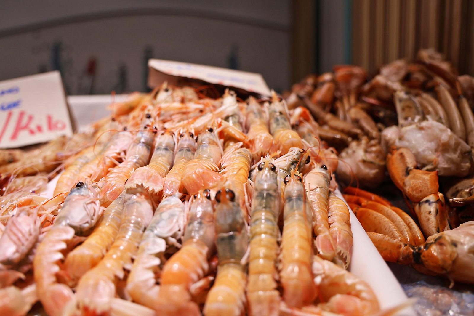 Ambientazo en el Mercado del Carmen para ultimar compras de Navidad