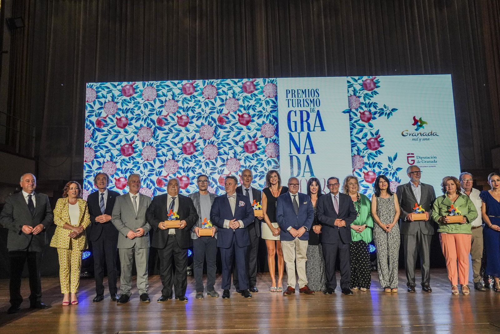 Foto de familia de los premiados