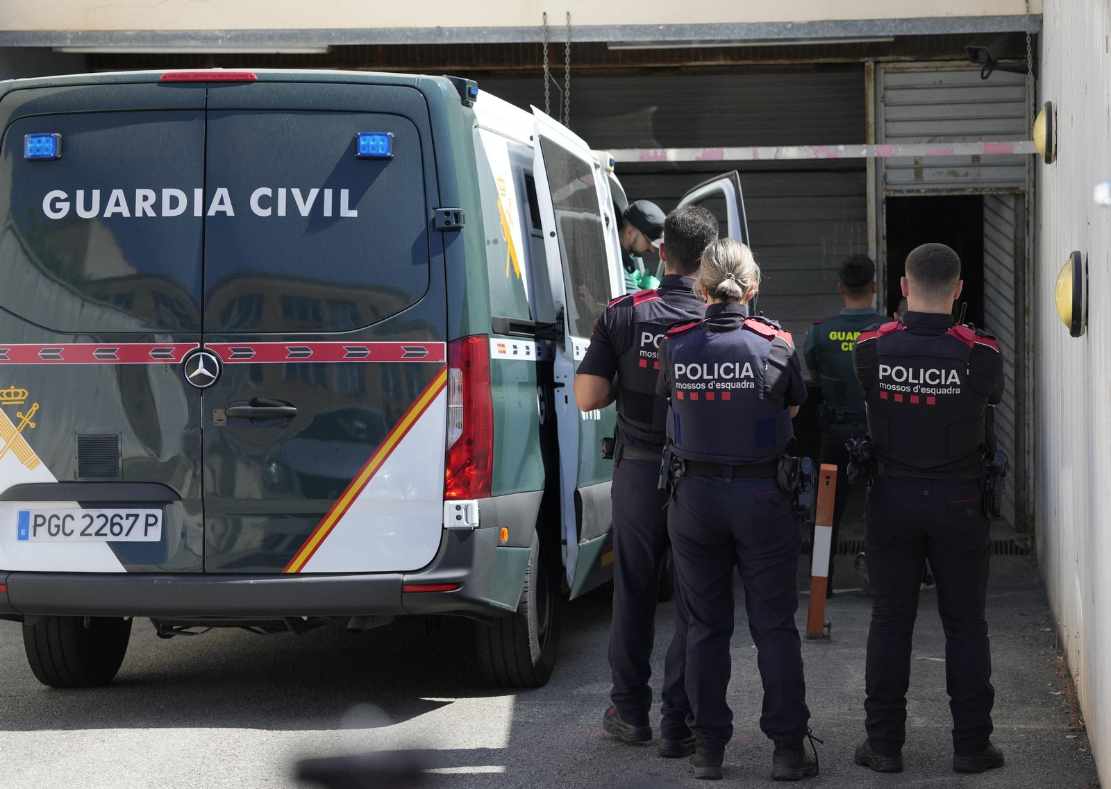 Traslado al Juzgado de Mataró del líder del movimiento supremacista xenófobo Deport Them Now UE.