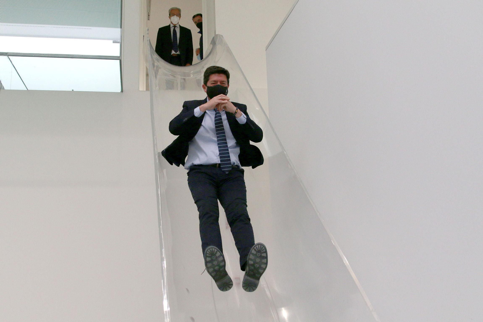 Fotogalería de la visita de Juan Marín a Kimitec, al PITA y a Unica Group