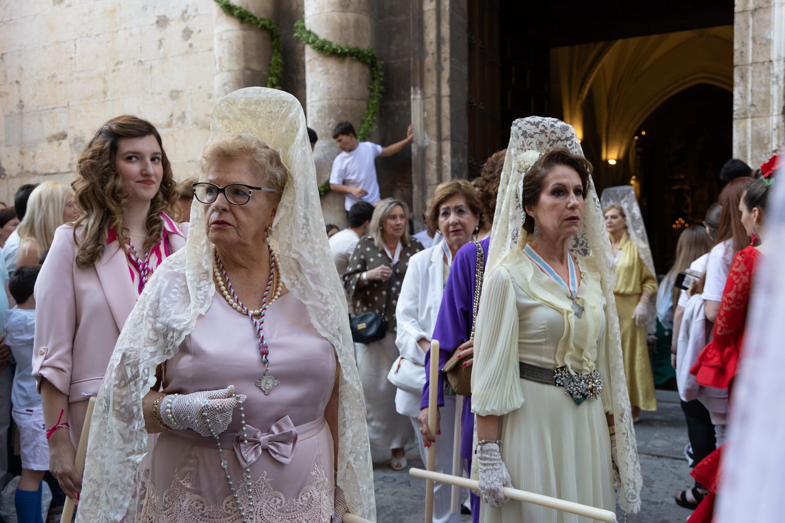 Así ha procesionado la Virgen de la Capilla por Jaén en su día grande.