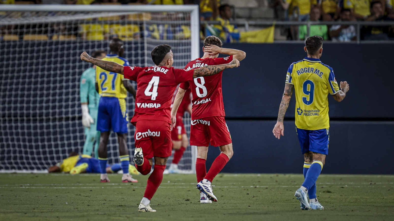 Búscate entre las fotos del partido de fútbol entre Cádiz CF y Real Zaragoza
