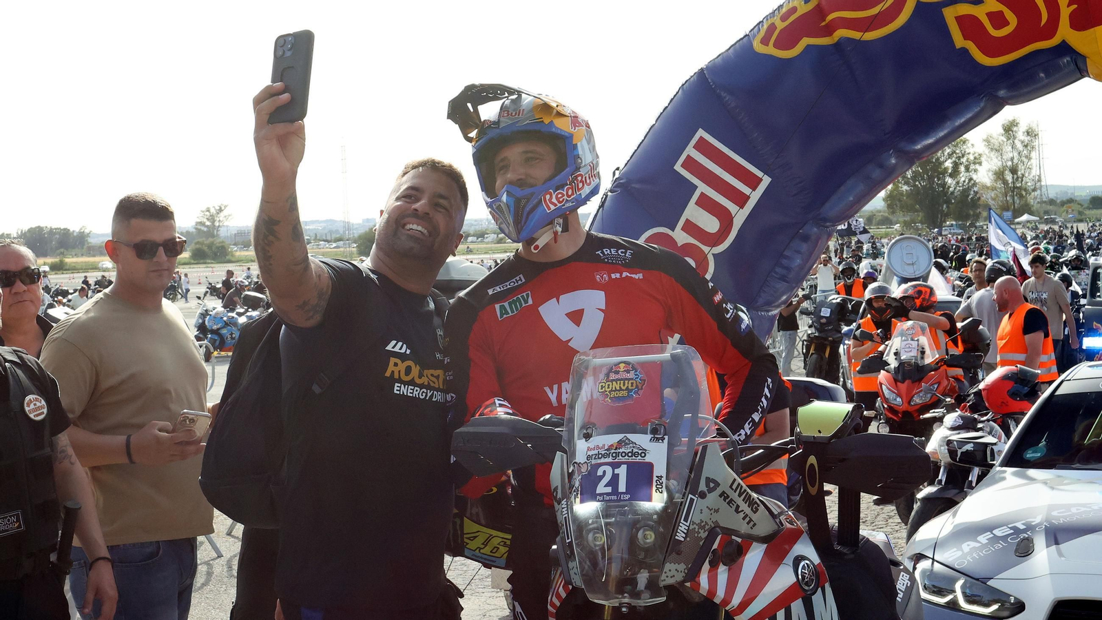 Salida de la caravana motera desde el Circuito de Jerez - Ángel Nieto Salida de la caravana motera desde el Circuito de Jerez - Ángel Nieto