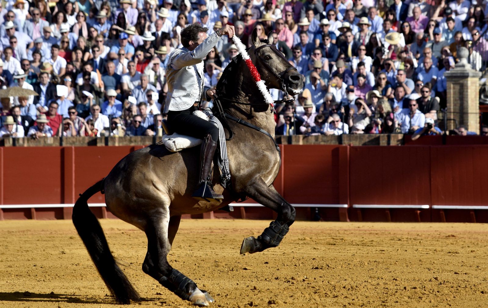 Las imágenes de la corrida de rejones de la Feria de Abril de Sevilla