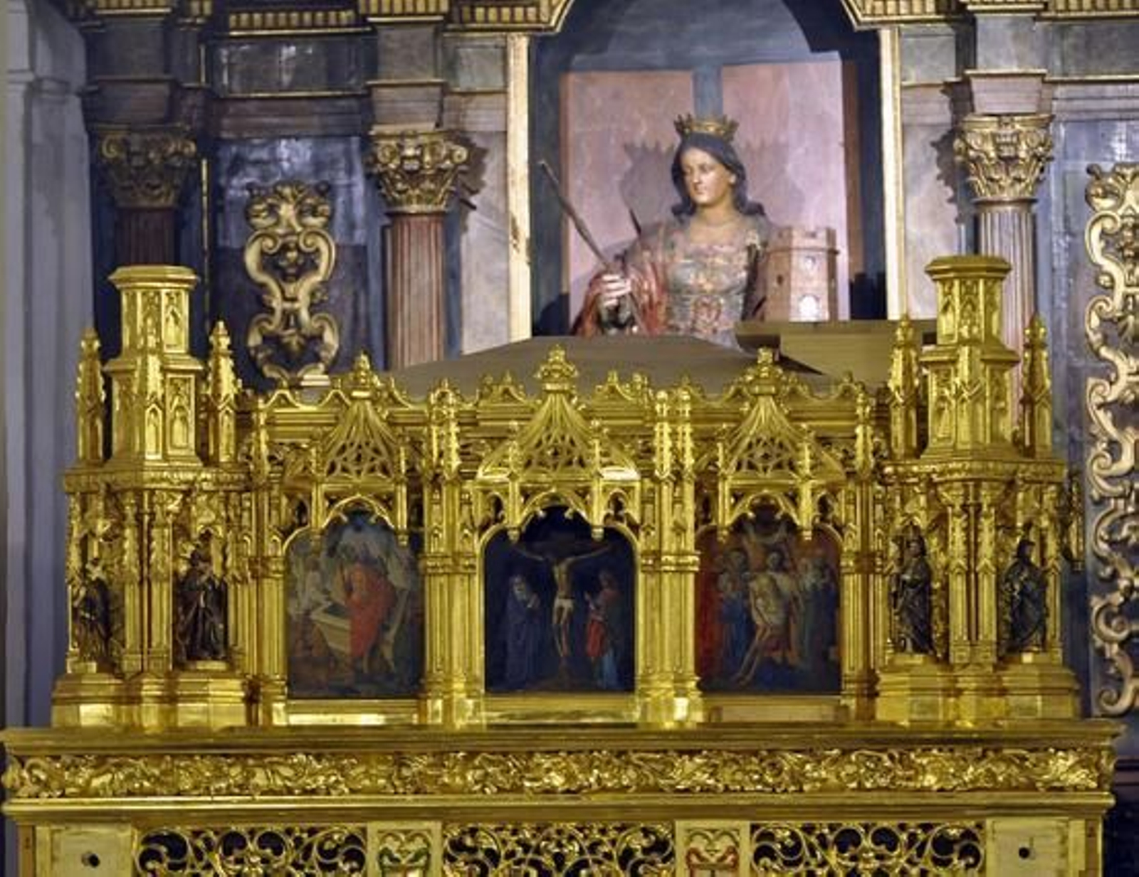 Presentación del trabajo de renovación de la Hermandad de Santa Cruz