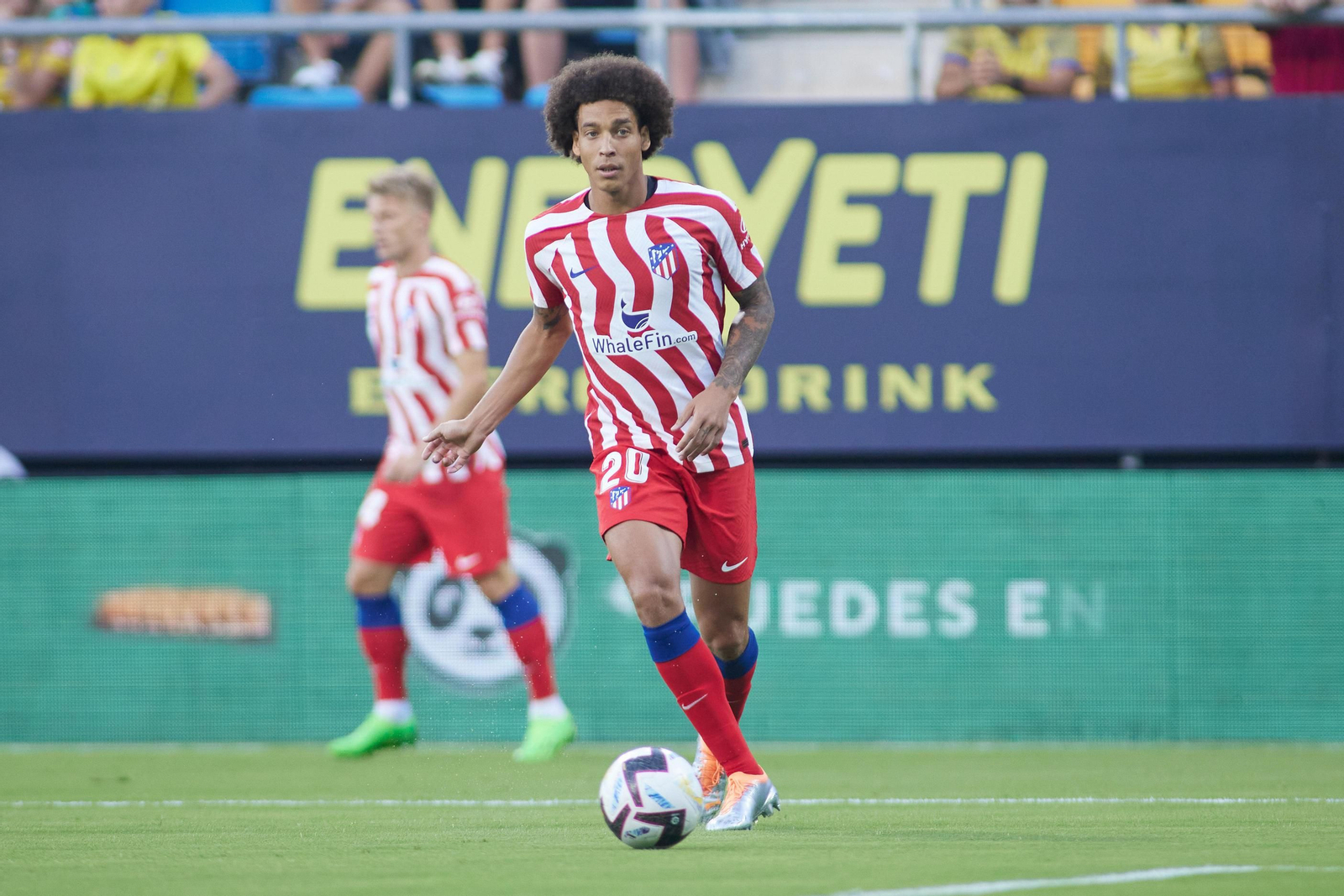 Witsel podría jugar como central o mediocentro