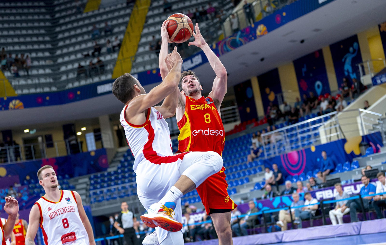 Las fotos del duelo entre Brizuela y Alberto Díaz con Kendrick Perry en el Eurobásket