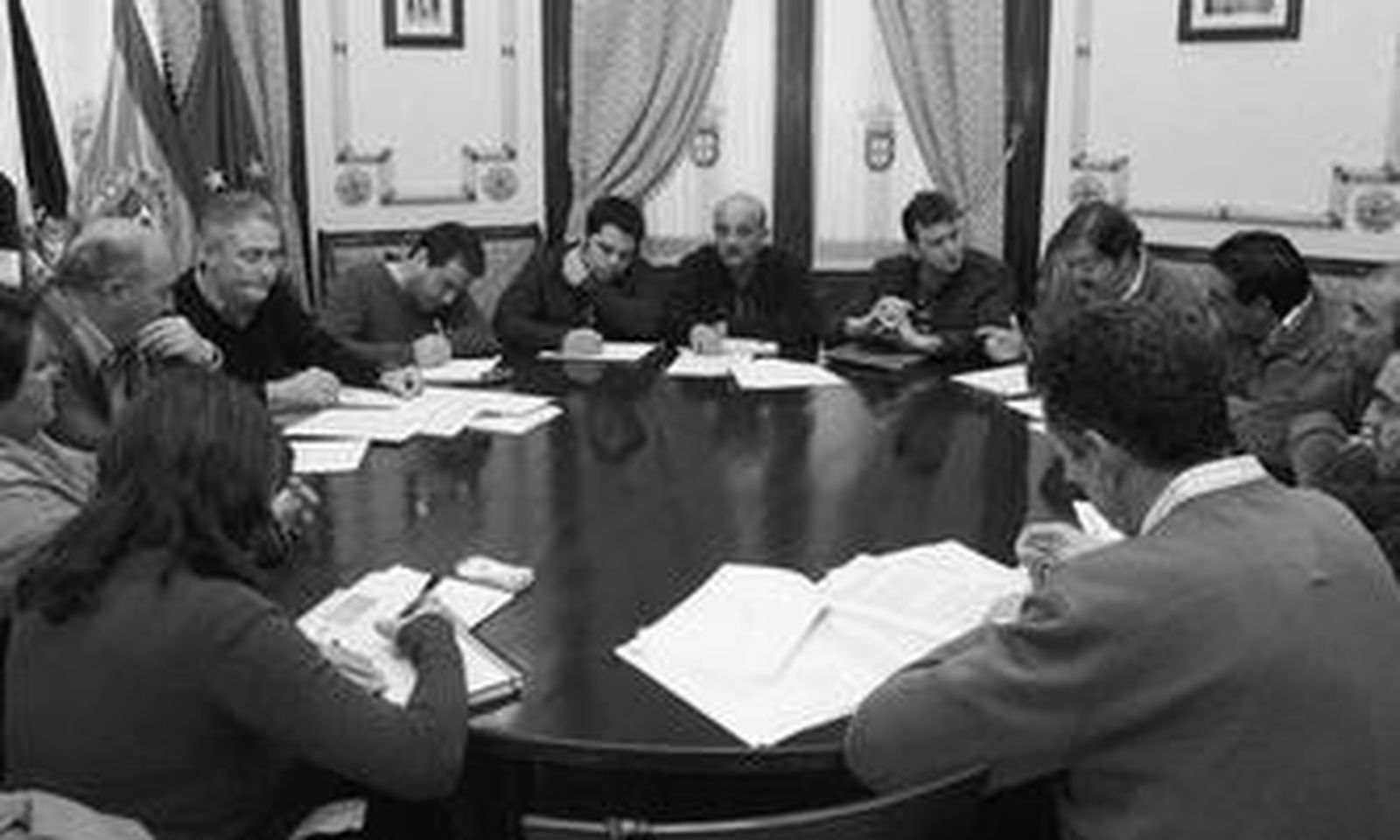 Los sindicatos en un momento de la reunión celebrada para hablar de la amortización de las plazas.