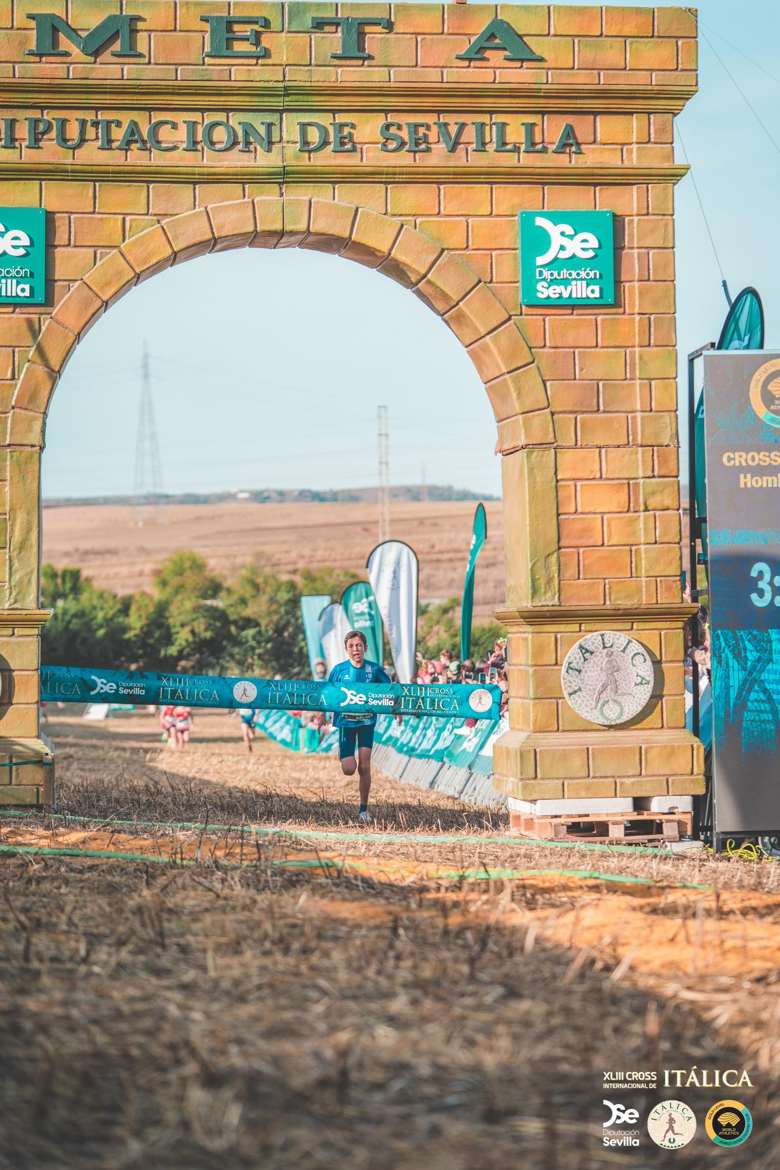 Búscate en las fotos del Cross de Itálica 2025 | 8