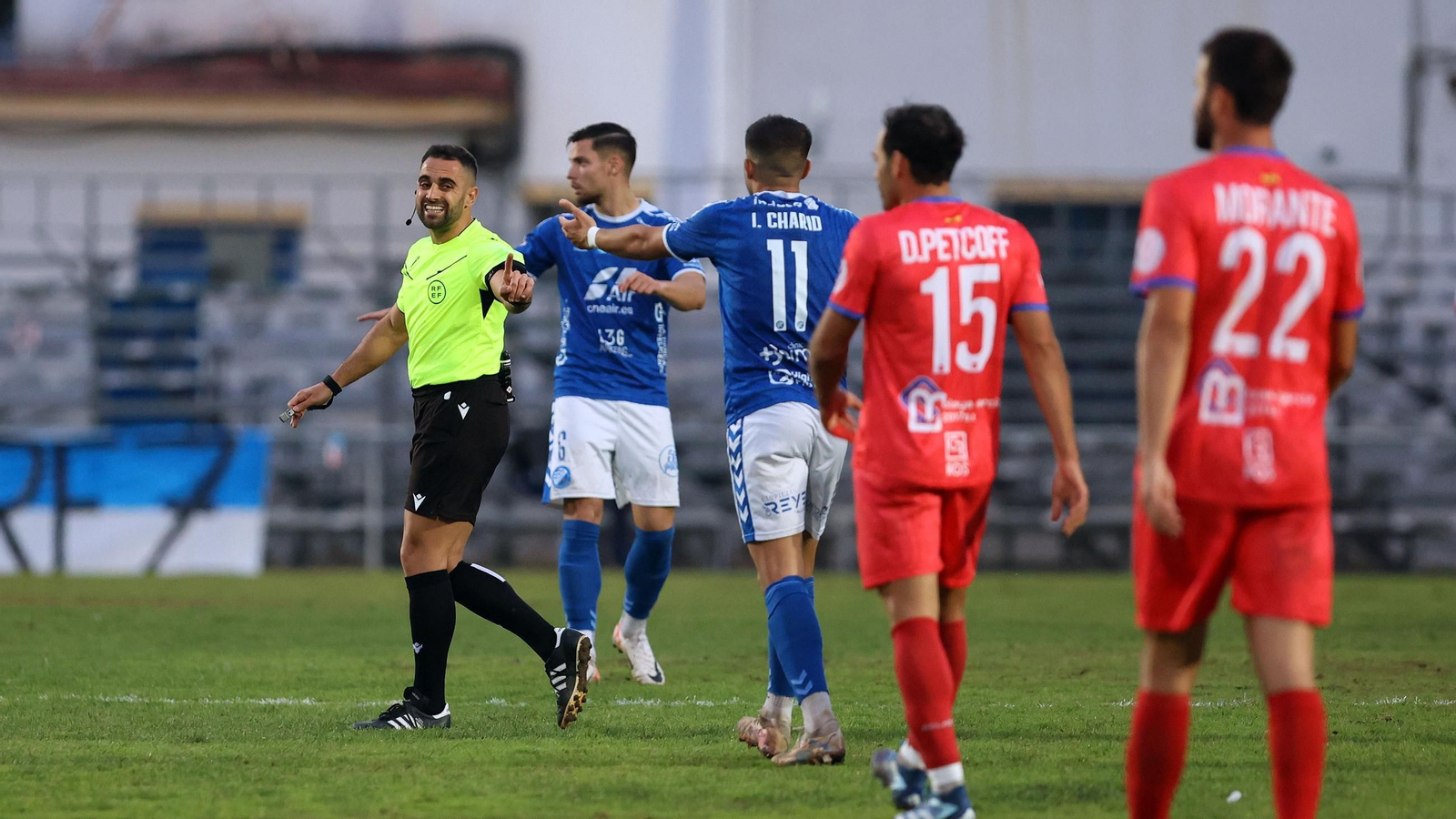 Imágenes del Xerez DFC contra la Deportiva Minerva en el Pedro Garrido de Jerez
