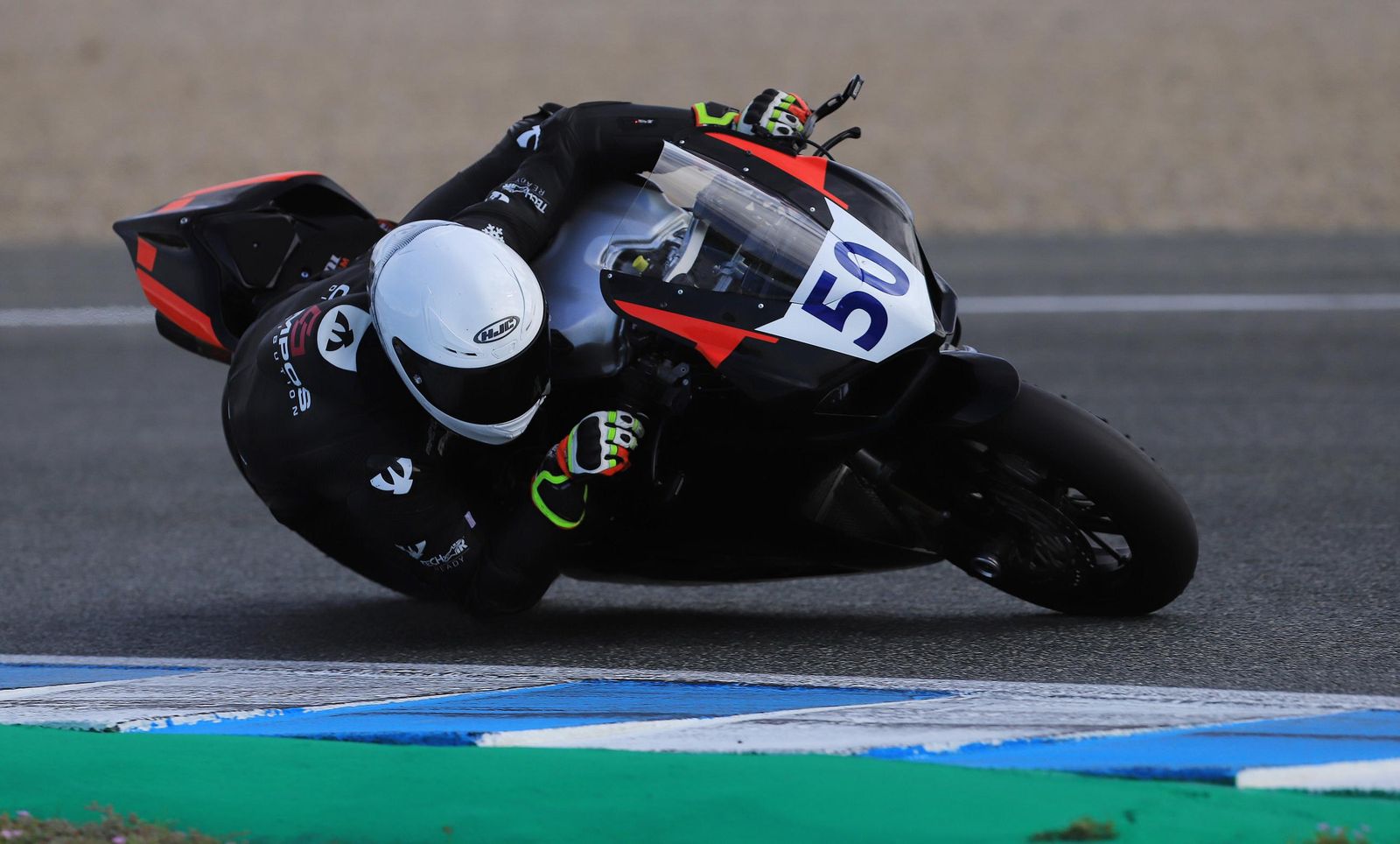 Imágenes del entrenamiento de Superbike en el Circuito de Jerez