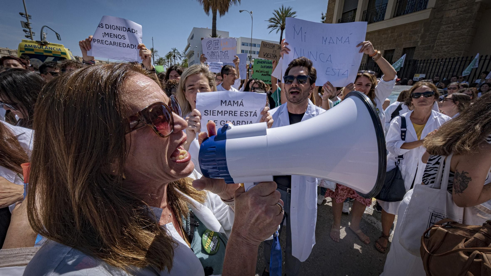 Las imágenes de la jornada de huelga de médicos en Cádiz