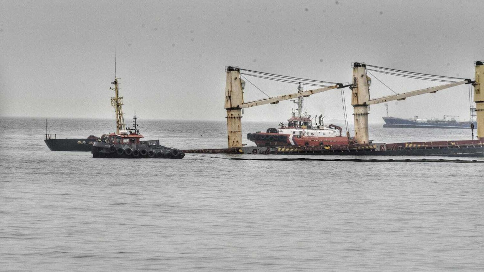 Embarcaciones de Salvamento Marítimo alrededor del OS 35