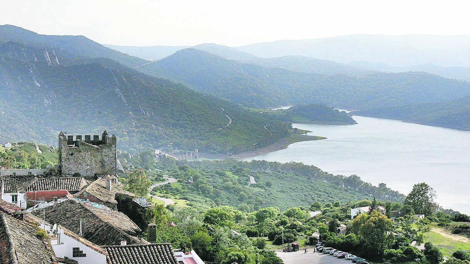 Parque Natural de Los  Alcornocales  desde el  castillo de Castellar  de la  Frontera.