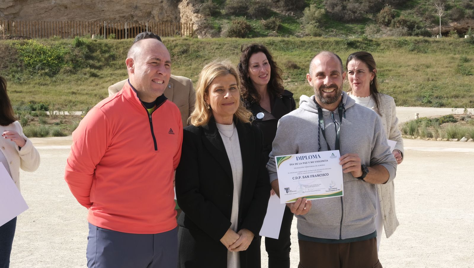 Imágenes de 'Versos por la Paz', en el Parque de La Hoya de Almería
