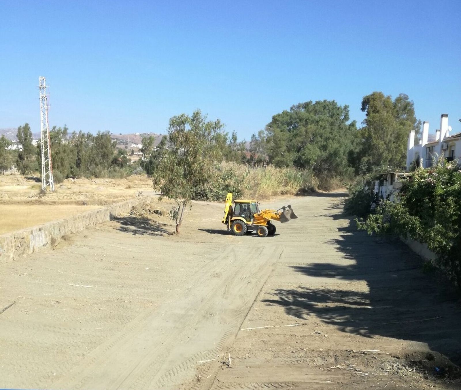 Rincón de la Victoria inicia la limpieza y desbroce de los arroyos del municipio