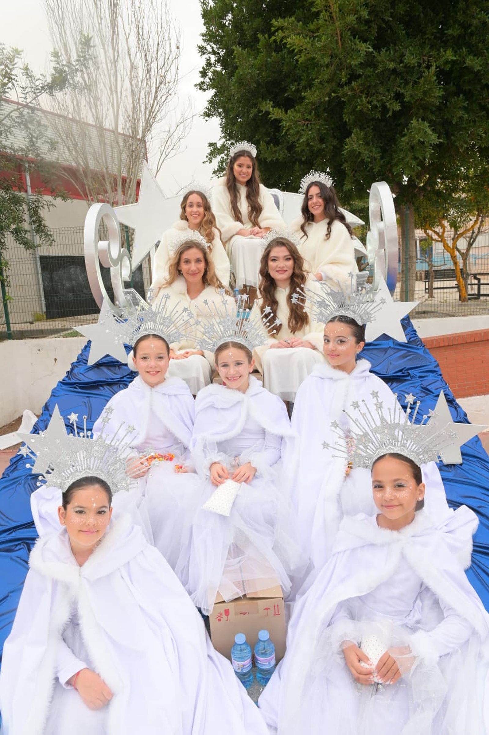 La Cabalgata de los Reyes Magos de Vera desborda ilusión con una participación multitudinaria
