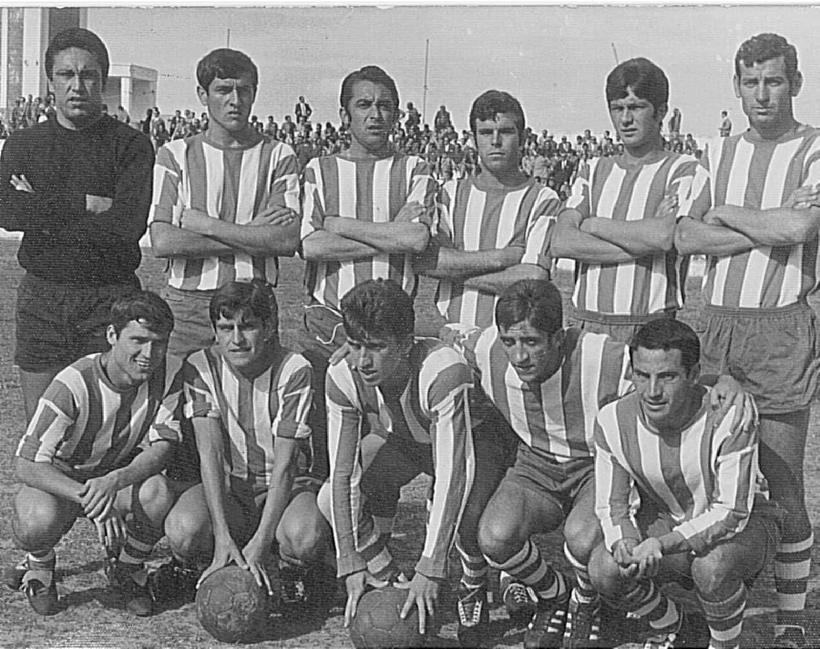 Quindejo, el cuarto por arriba a contar desde la izquierda, en una alineación del Algeciras de la temporada 1969-1970