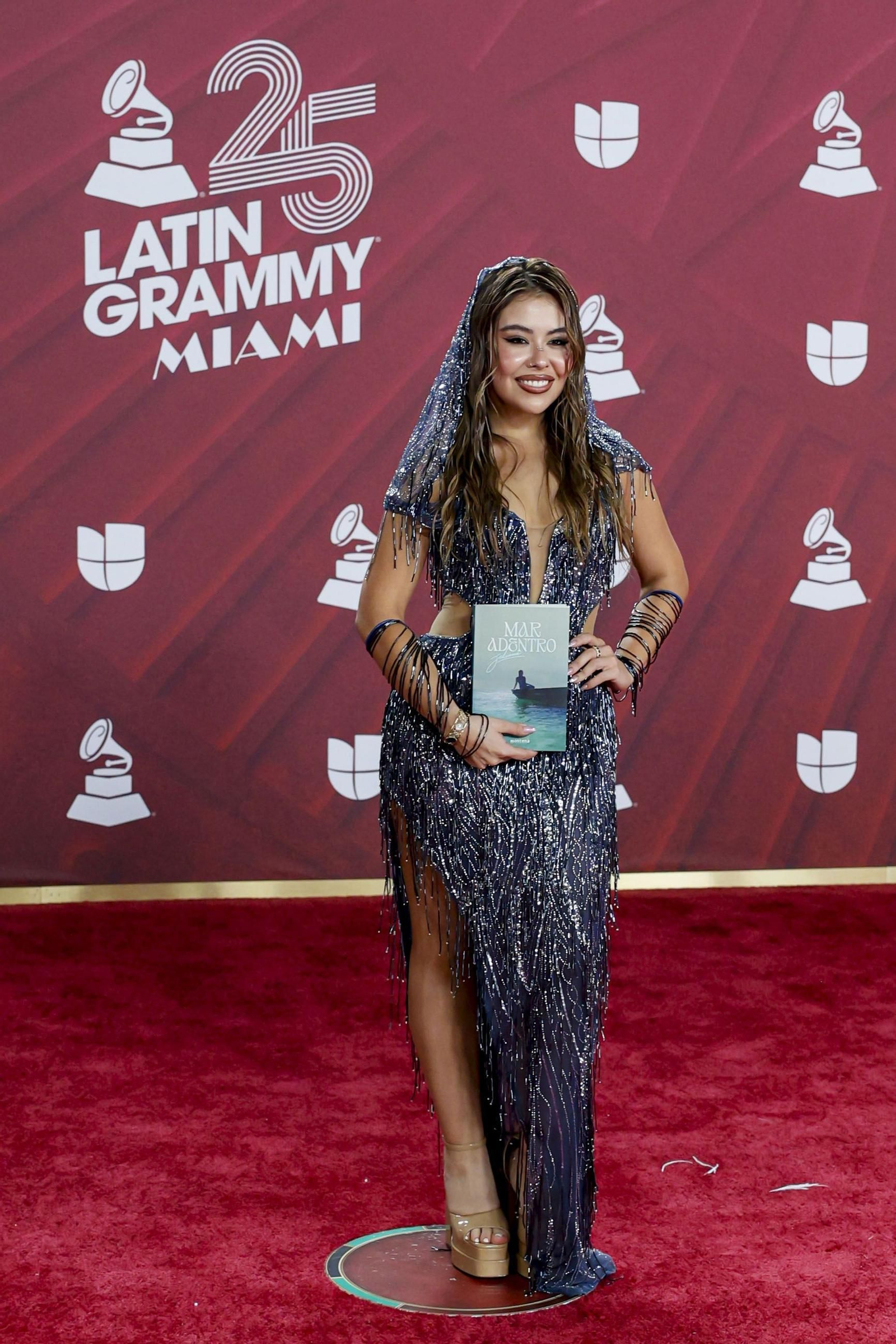 Todos los famosos, tendencias y curiosidades en la alfombra roja de la 25 edición de los Grammy Latinos