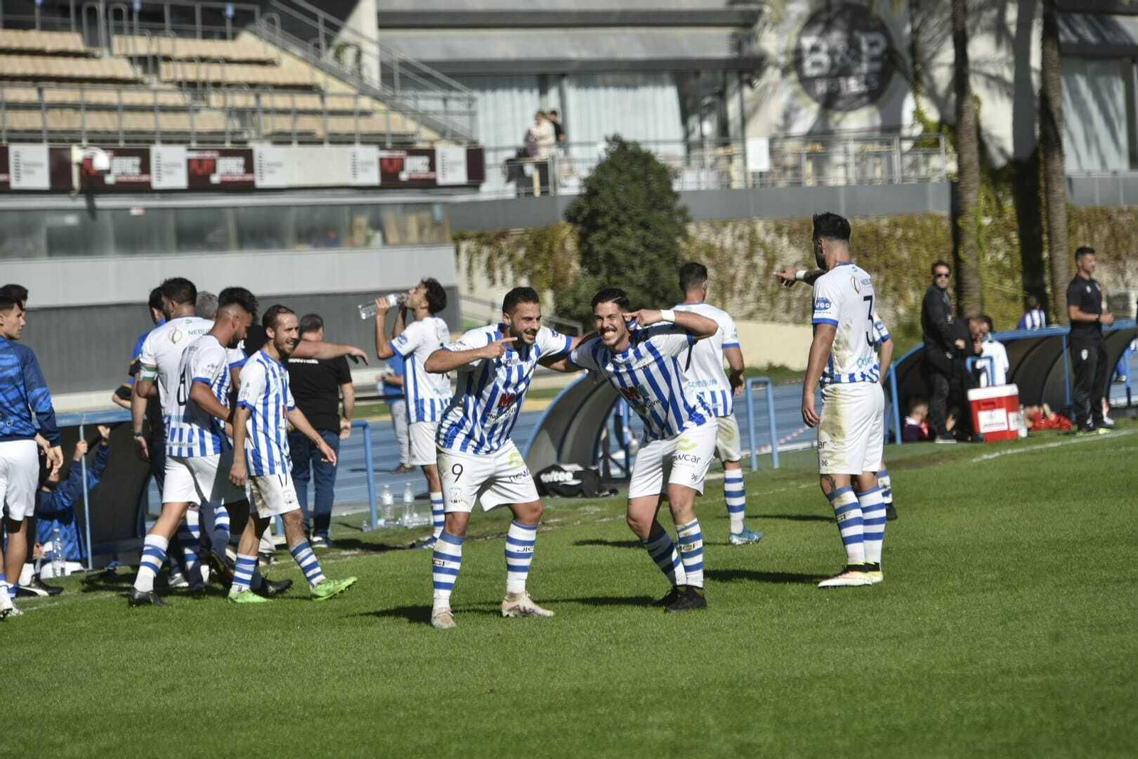 La fiesta del Jerez Industrial ante el Racing en Chapín