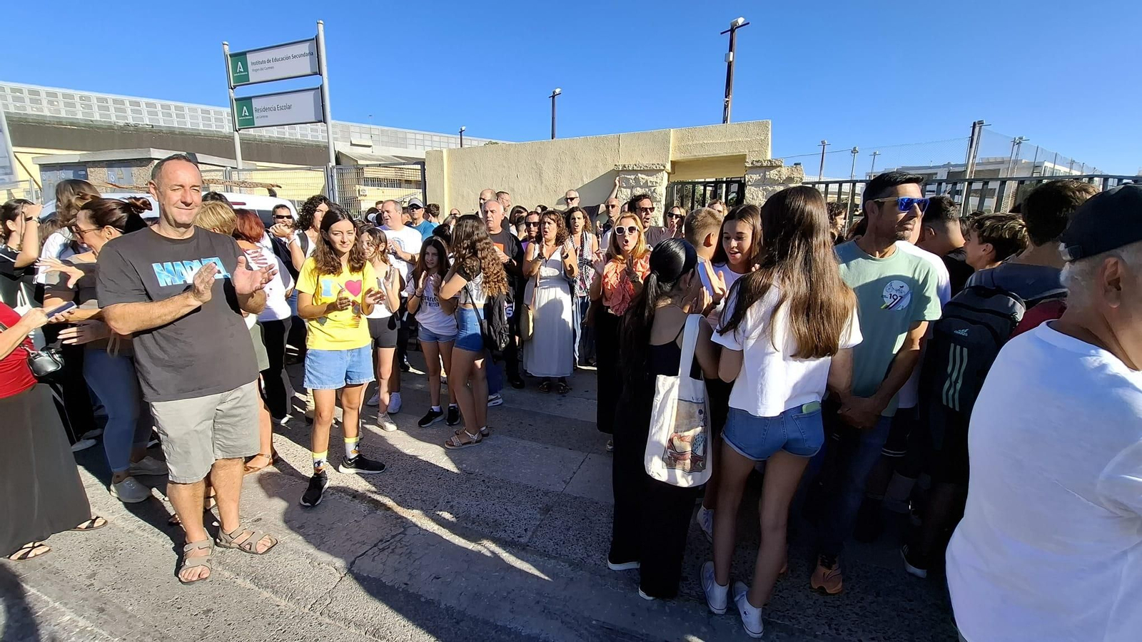 Protesta en el IES Virgen del Carmen, el primer día de curso