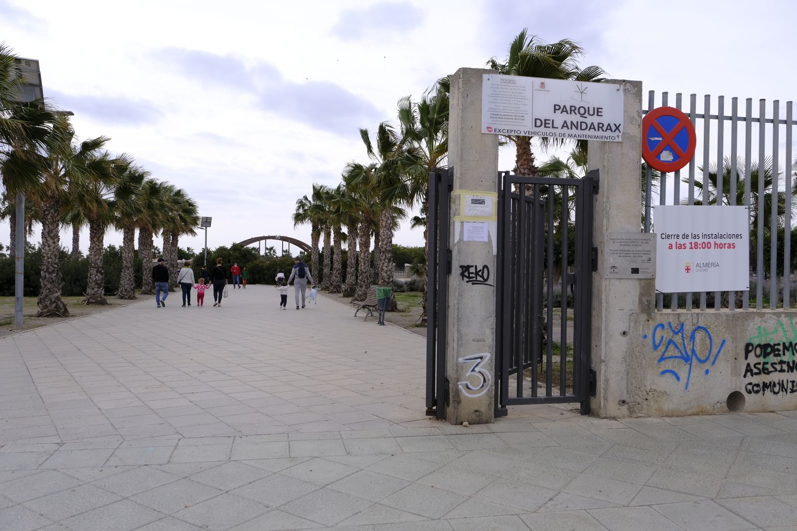 Plantación de árboles en el Parque del Andarax. Día de Andalucía.