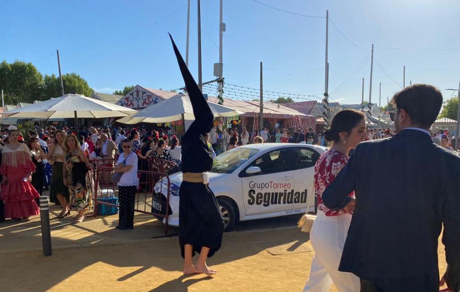 El penitente que se paseó por la Feria de Sevilla