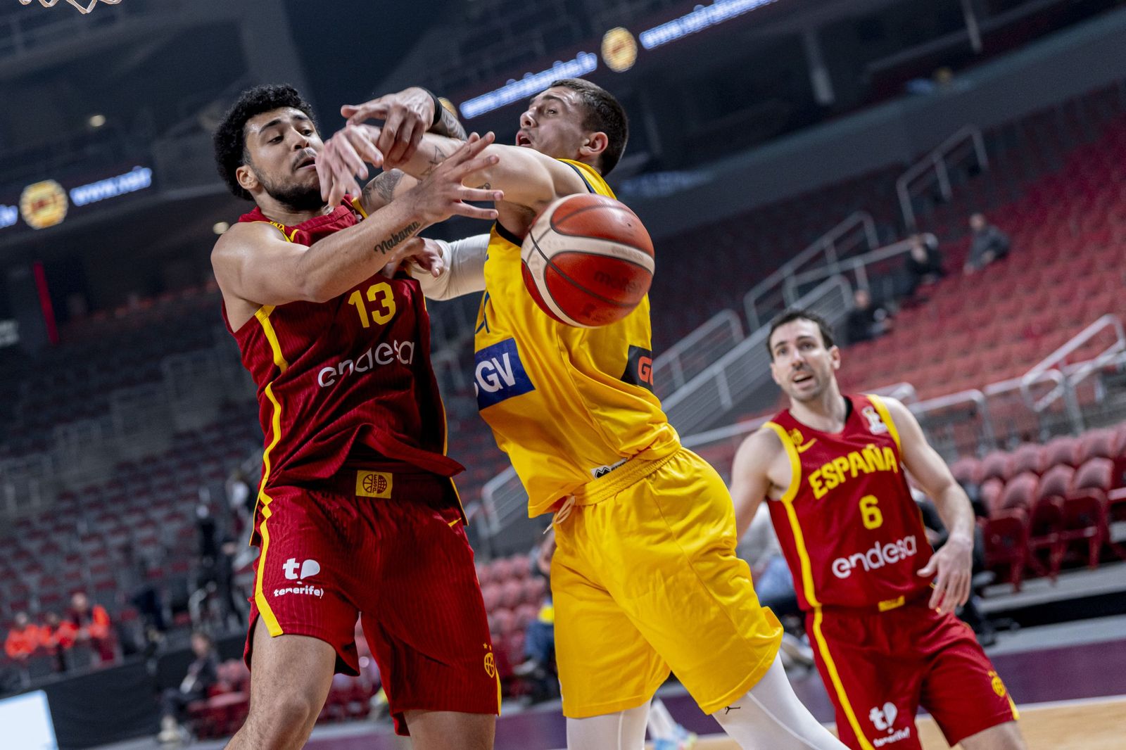 Las mejores fotos del Ucrania-España de baloncesto