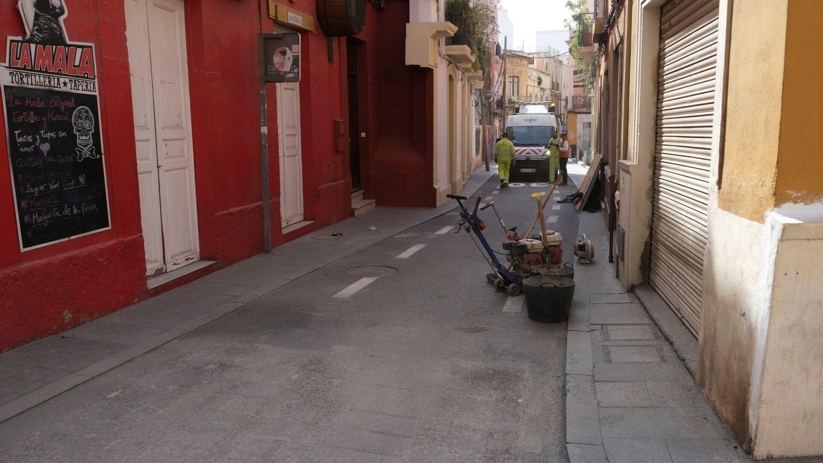 Trabajos de pavimentación de la calle Real esta semana.