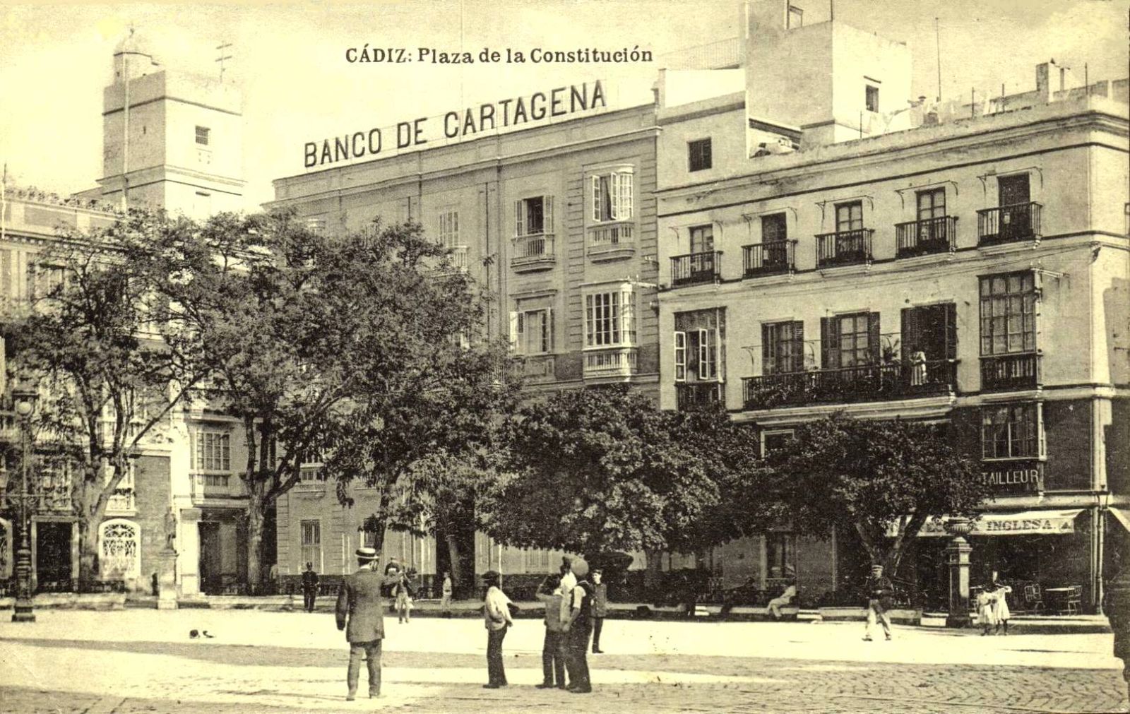 Así se ha tranformado la plaza de San Antonio