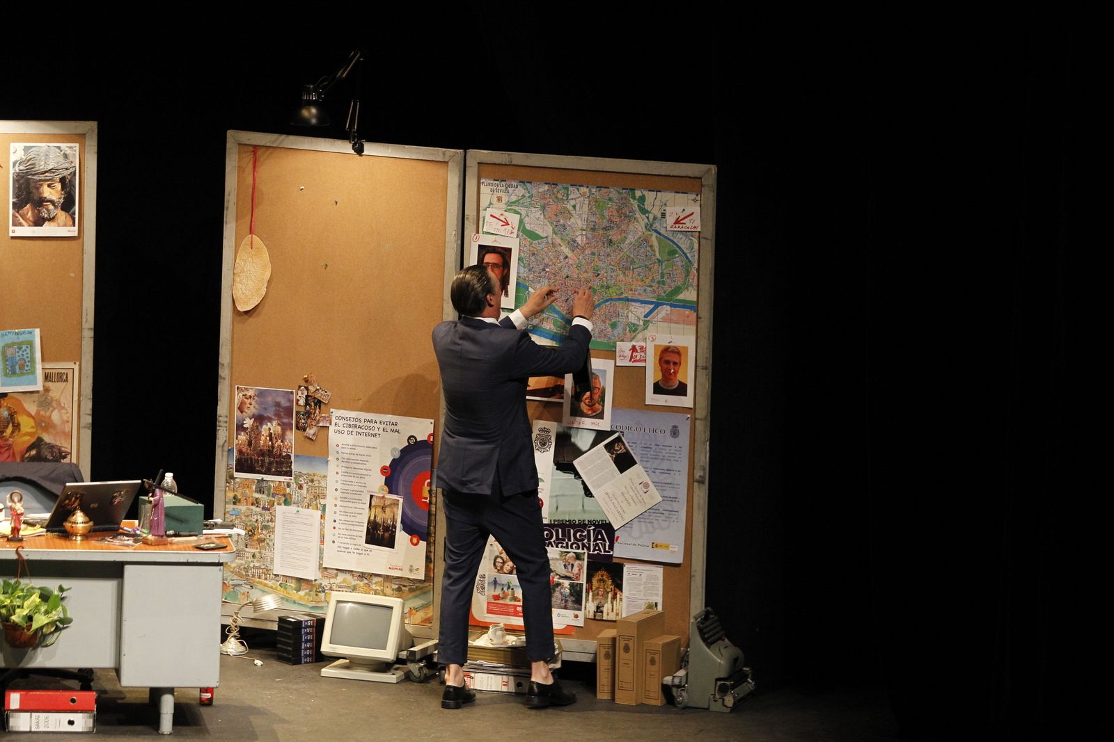 Fotogalería Festival de Teatro de El Ejido. Obra "El Asesino de la Regañá". Teatro Municipal de El Ejido