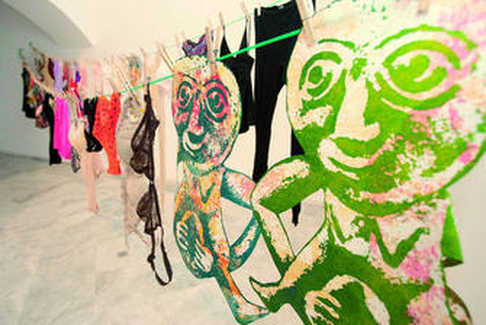 Muestras de Nancy Spero y Stephen Prina en el CAAC